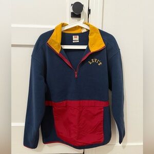 Levi’s fleece men’s top in small